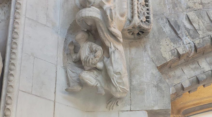 Barcelona, la ciudad de las bombas: anarquismo, violencia y una escultura en la Sagrada Familia